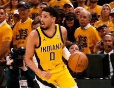 爱游戏体育官网-步行者捍卫荣耀：团队篮球奏响逆袭序曲，雷霆败走印第安纳