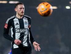 爱游戏体育-TA：利兹联总价1200万镑报价朗斯塔夫，纽卡尚未回复