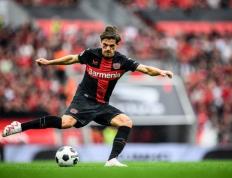 ayxsports-德天空：奥格斯堡有意夏窗签霍夫曼，球员想要留在勒沃库森