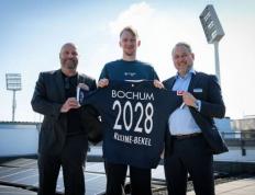 aiyouxi-官方：波鸿签下基尔中卫贝克尔，双方签约至2028年