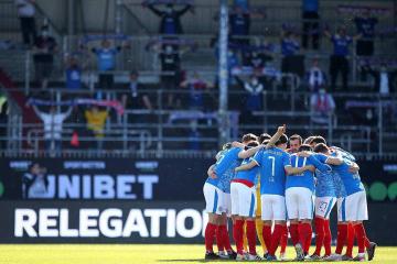 爱游戏体育app-升降级球队对决！比勒菲尔德力争胜利，荷尔斯泰因基尔追赶尾声！