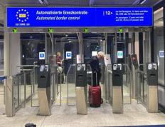 爱游戏体育网址-在法兰克福转机