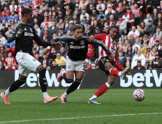 爱游戏体育网址-英超第5轮：阿斯顿维拉1-1桑德兰