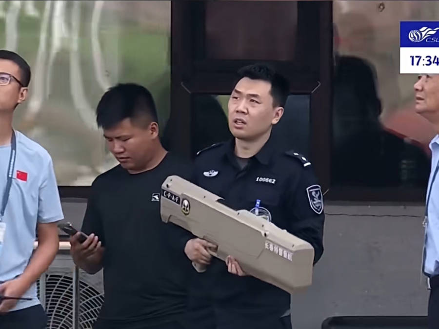 爱游戏体育平台-低空经济博览会上的这把“枪”，有点眼熟……几天前，它还在中超“出圈”了