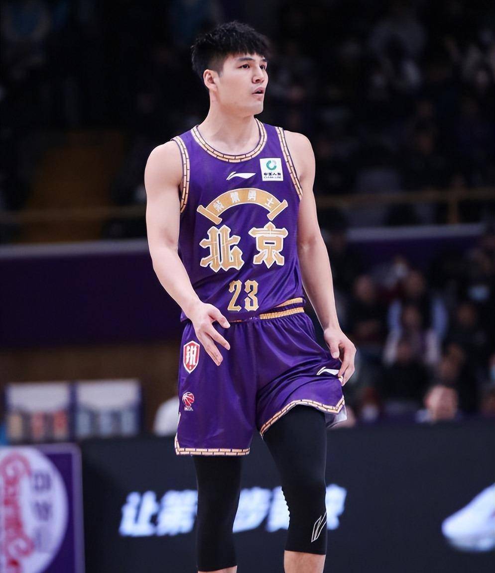 爱游戏体育-CBA再出三方大交易！上海又是空欢喜？辽篮原来只有一个目的