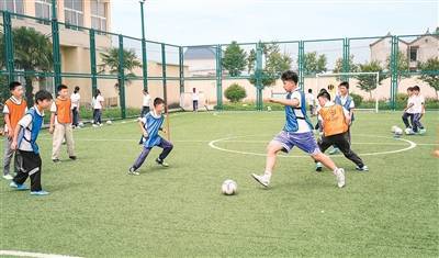 ayxsports-校园足球 快乐成长