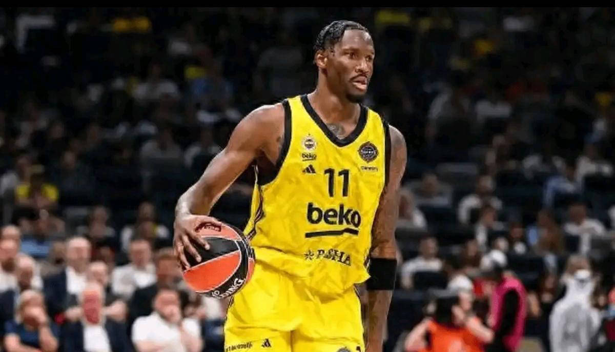 爱游戏体育app-菲尼克斯太阳签约奈杰尔-海斯-戴维斯,球队迎来新火力