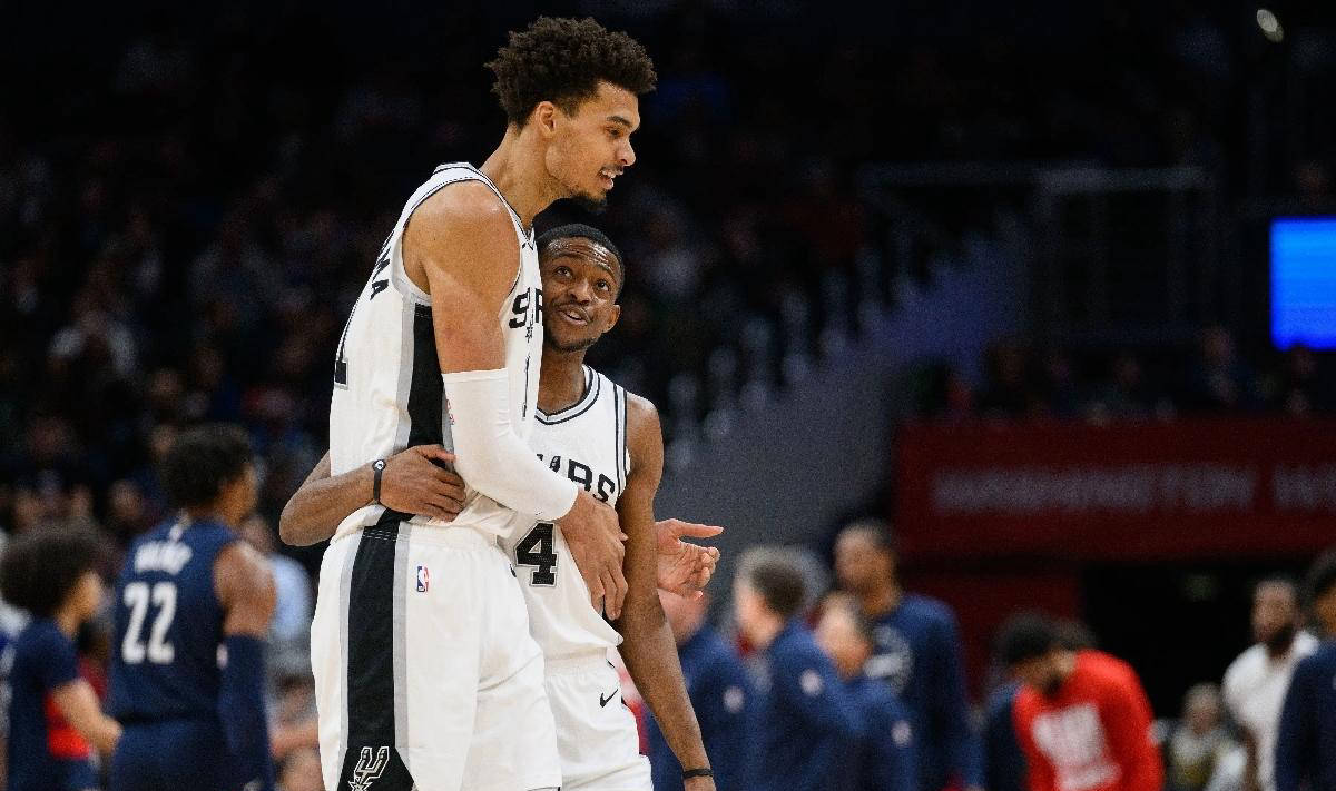 爱游戏体育网址-圣安东尼奥马刺续约达龙福克斯,薪水或有变动