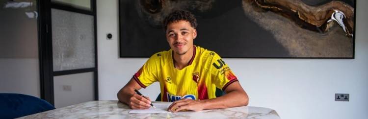 爱游戏体育平台-官方：沃特福德租借曼城20岁中卫马克斯-阿莱恩，租期1年