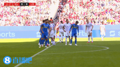 爱游戏体育首页-半场-曼联0-0利兹联 库尼亚首秀奥比抽射造险利兹联0射门