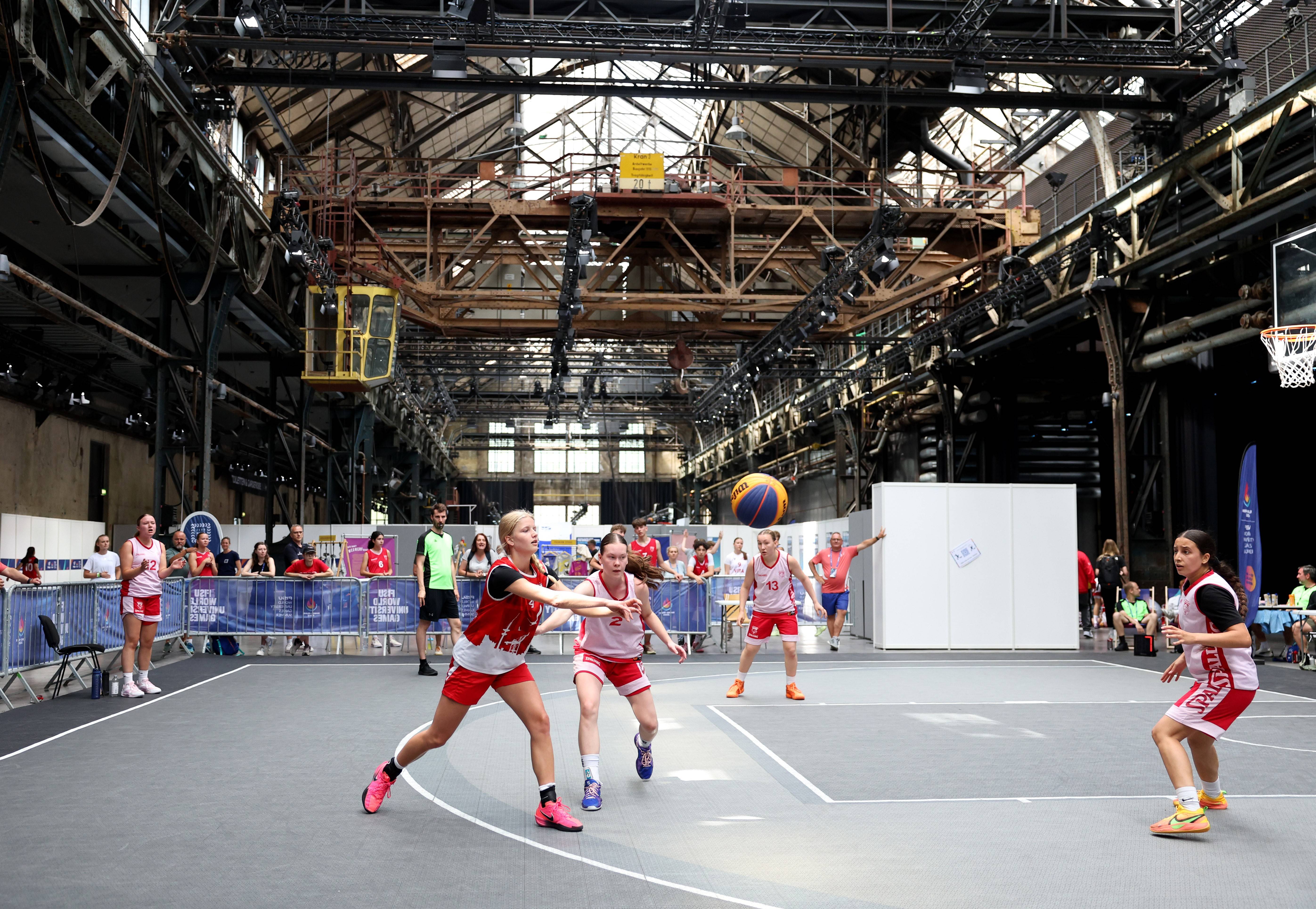 爱游戏体育app-探访莱茵-鲁尔大运会三人篮球比赛场馆——“波鸿世纪厅”