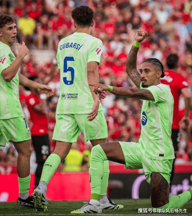 爱游戏体育官网-西甲战火重燃，巴萨3-0大胜马洛卡，马洛卡两人染红吞苦果