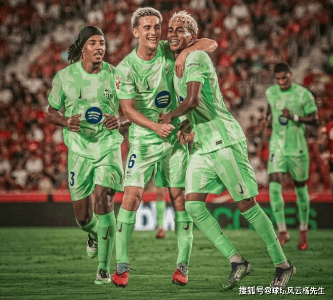 爱游戏体育官网-西甲战火重燃，巴萨3-0大胜马洛卡，马洛卡两人染红吞苦果