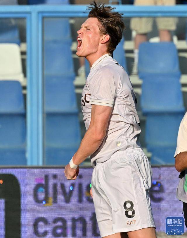 爱游戏-足球丨意甲：那不勒斯胜萨索洛