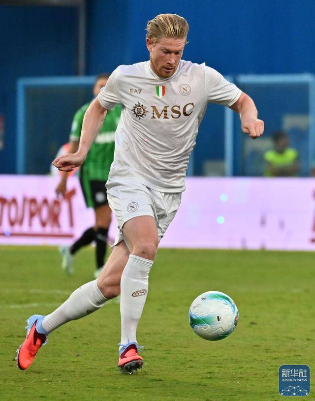 爱游戏-足球丨意甲：那不勒斯胜萨索洛