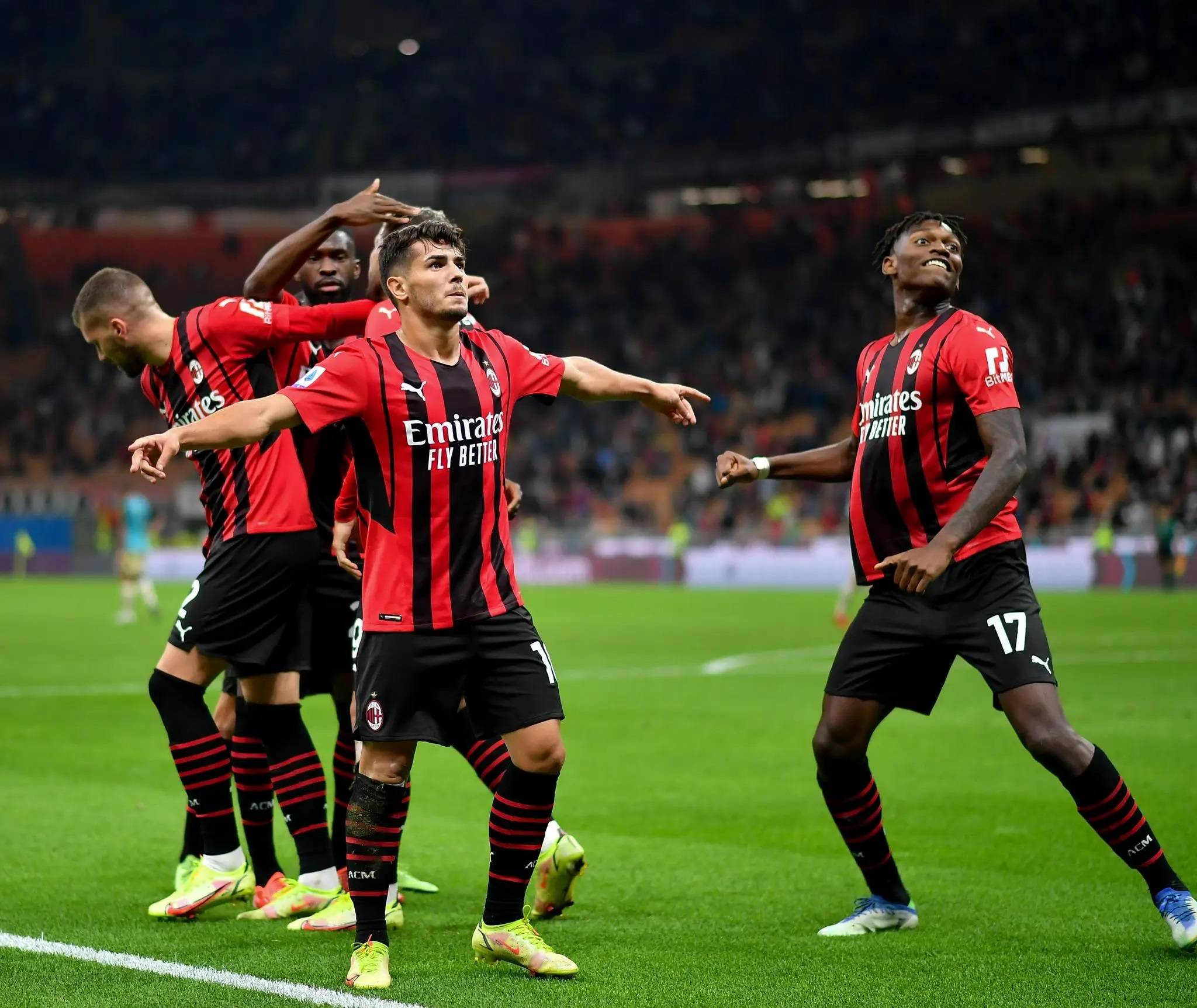 爱游戏体育官网-意甲-莱切1-2米兰：巧妇难为无米之炊！囧叔执教的米兰陷入困境|前瞻