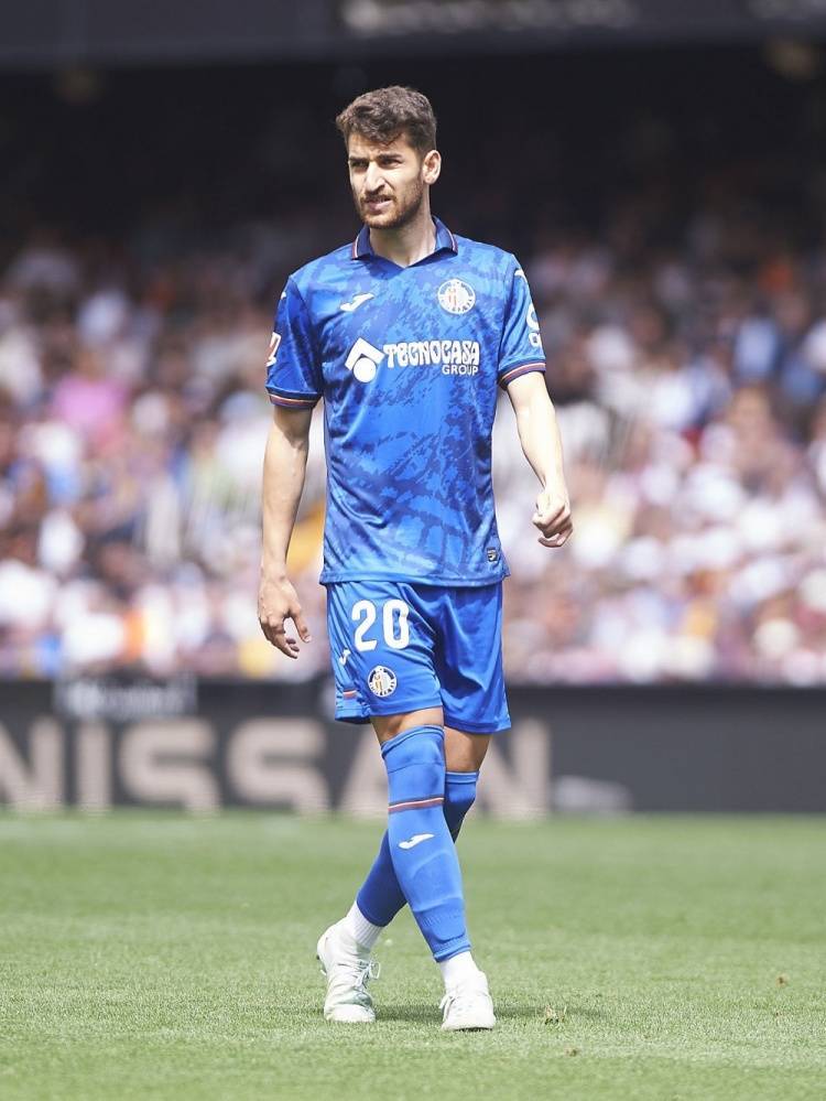 爱游戏体育首页-迪马：维罗纳即将签下西班牙中场耶鲁-圣地亚哥与后卫乌奈-努涅斯