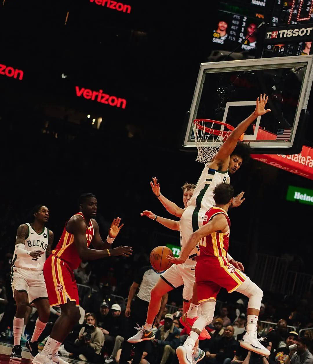 爱游戏体育网址-老鹰拒绝续约！特雷杨告别亚特兰大