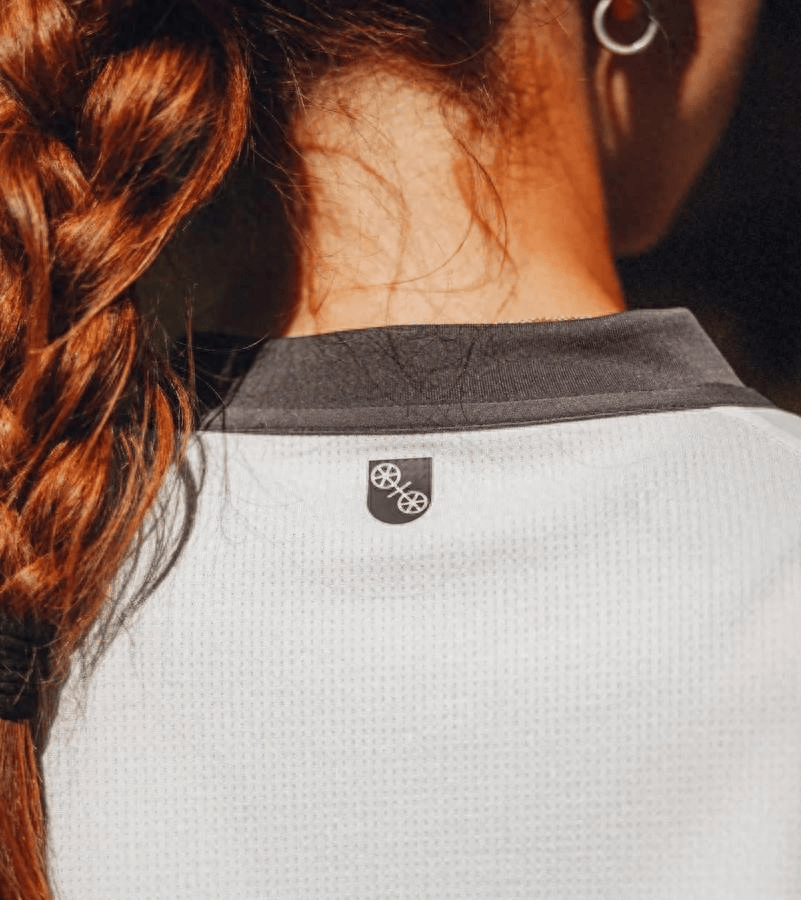 爱游戏体育网址-复古与潮流融合！美因茨05新客场球衣发布，或成日常穿搭新宠