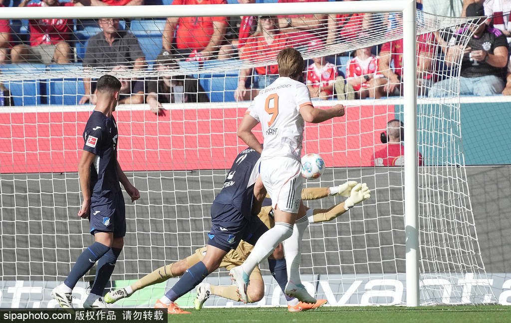 ayxsports-德甲-凯恩戴帽格纳布里破门 拜仁4-1霍芬海姆豪取4连胜