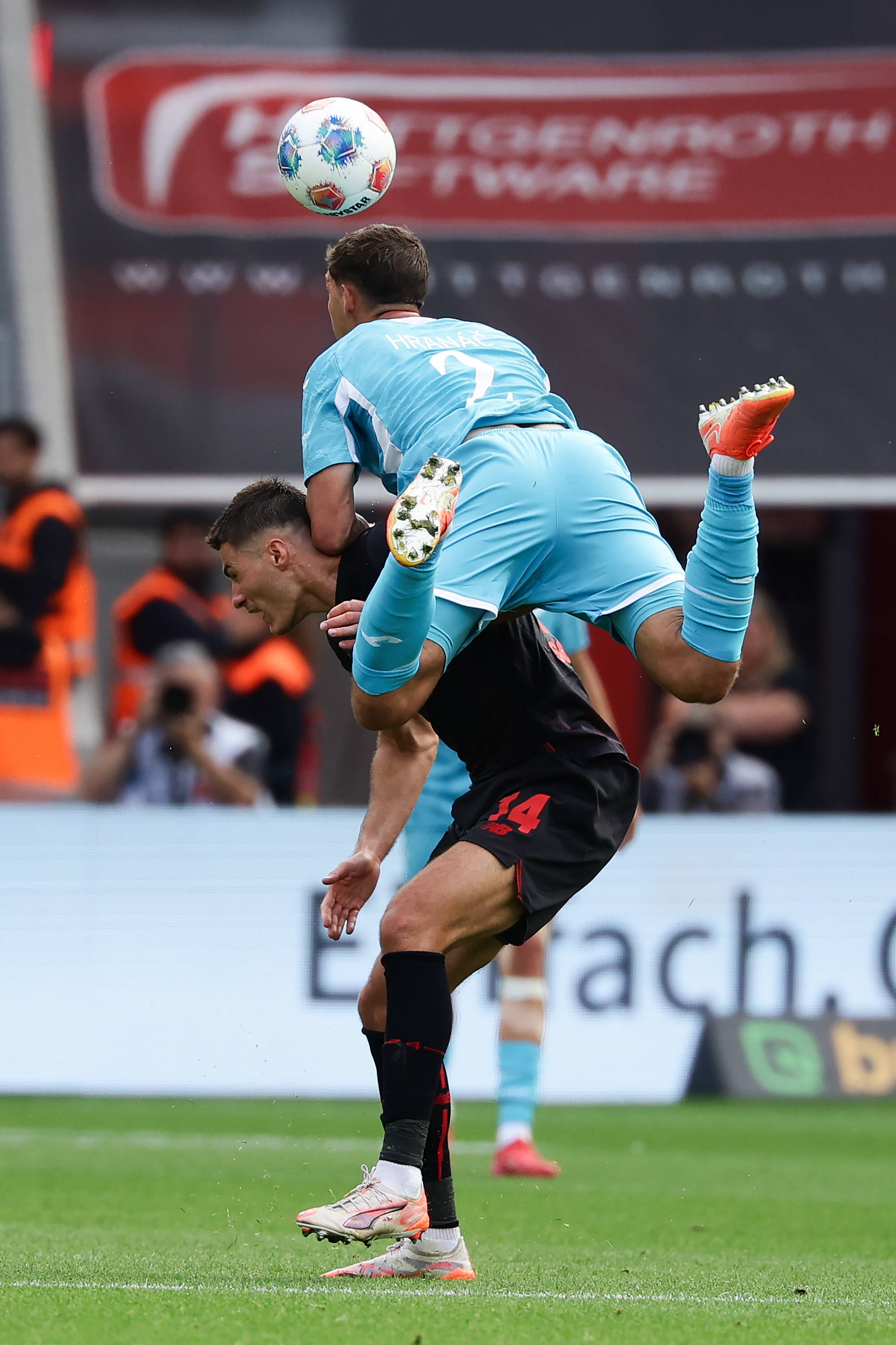 ayxsports-（体育）足球——德甲：勒沃库森不敌霍芬海姆