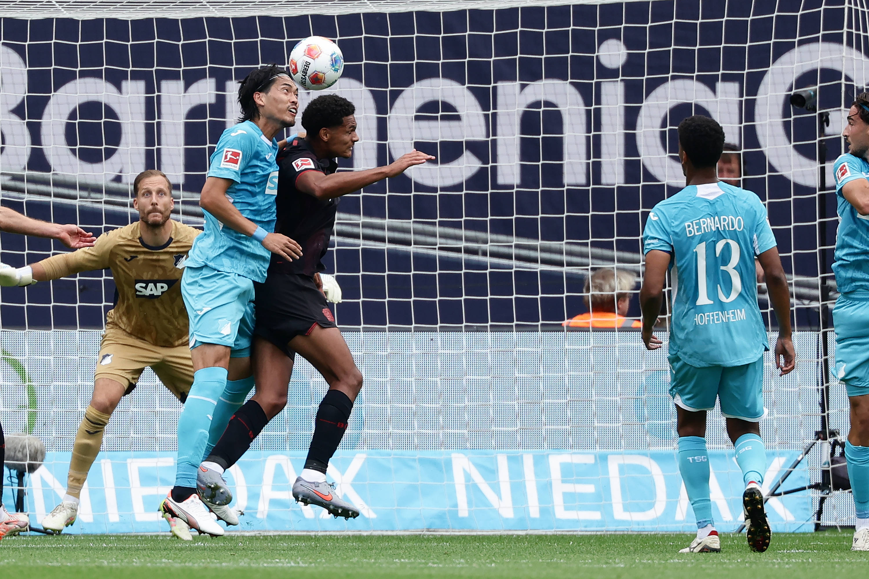 ayxsports-（体育）足球——德甲：勒沃库森不敌霍芬海姆