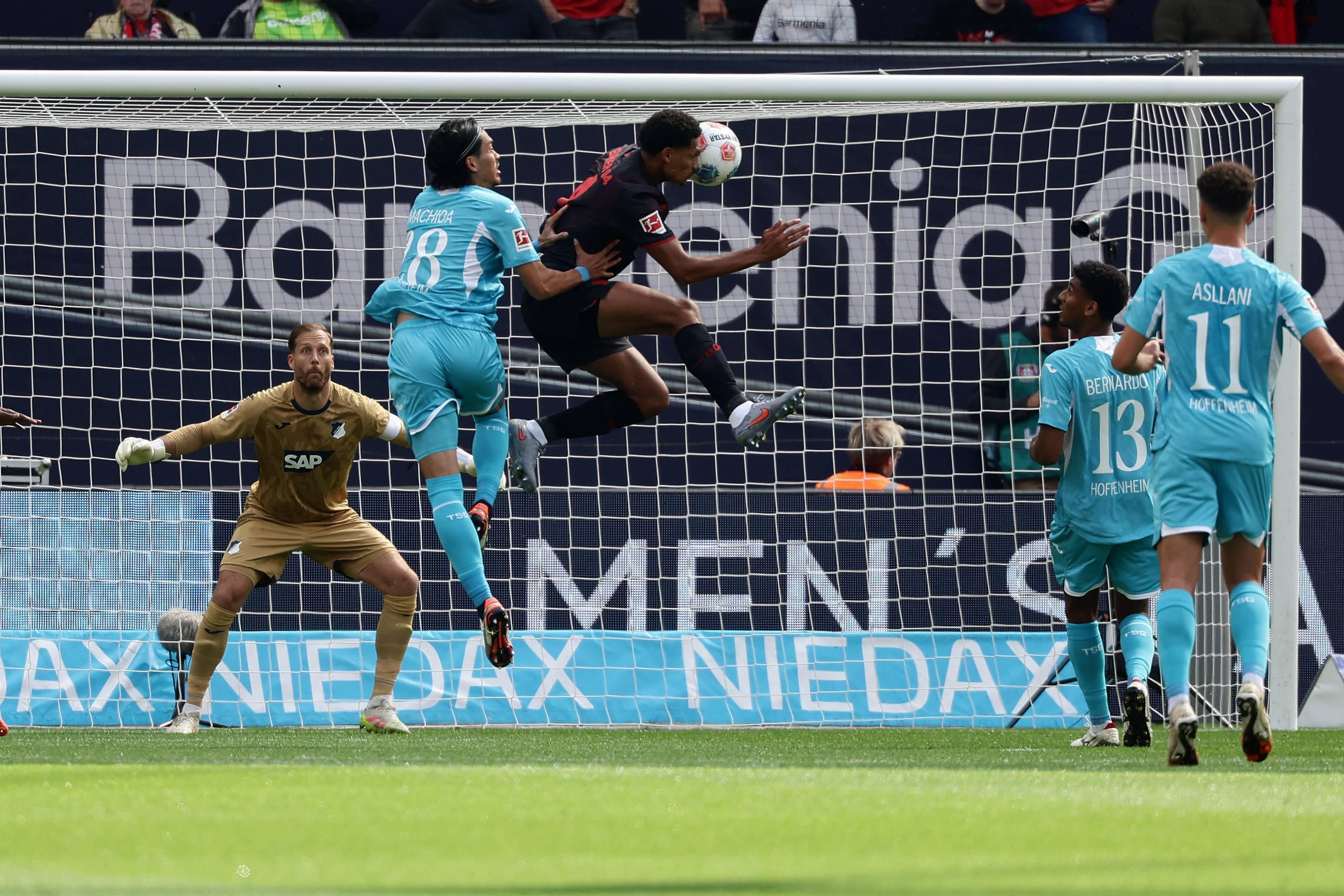 ayxsports-（体育）足球——德甲：勒沃库森不敌霍芬海姆