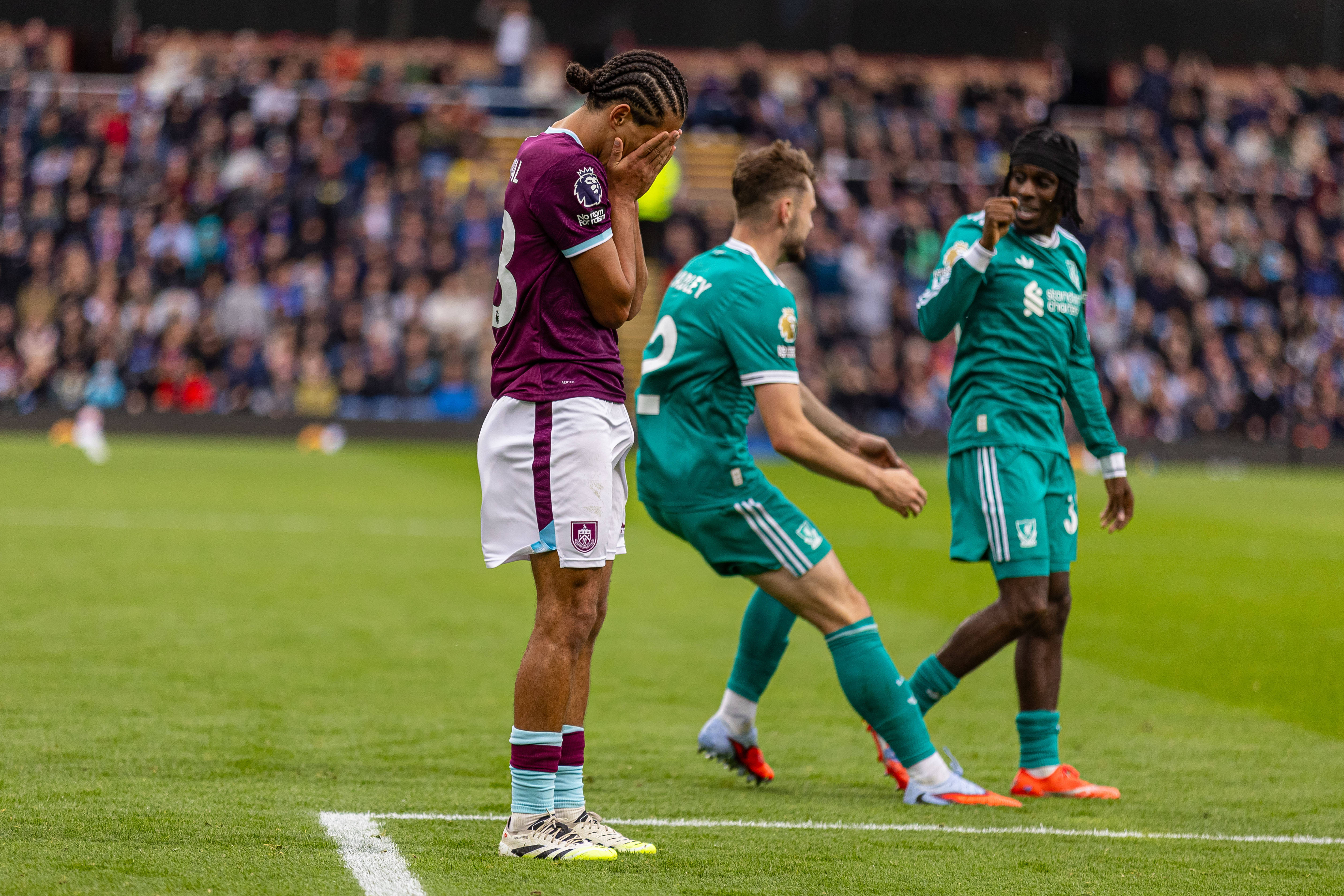 aiyouxi-(体育)足球——英超:利物浦胜伯恩利