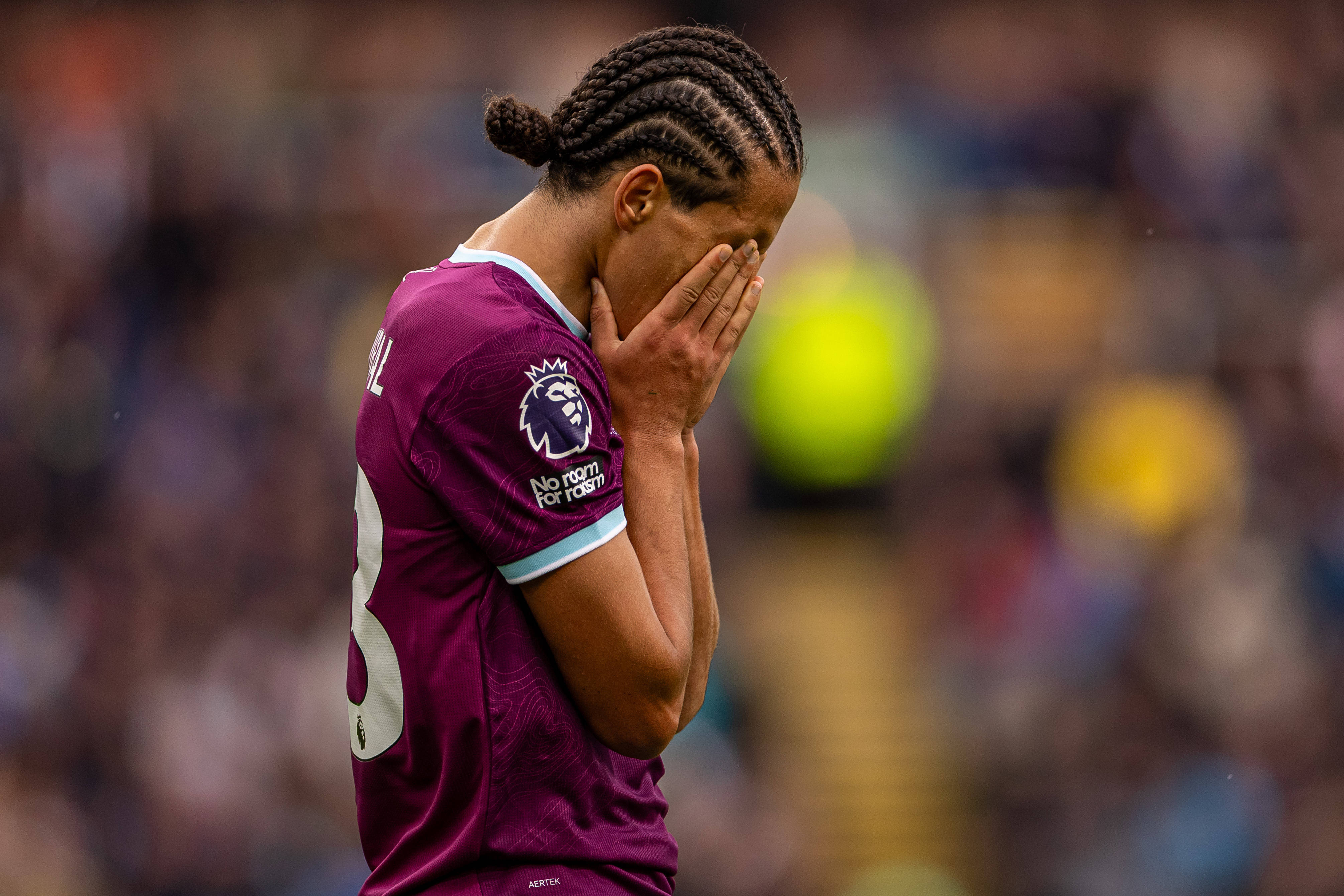 aiyouxi-(体育)足球——英超:利物浦胜伯恩利