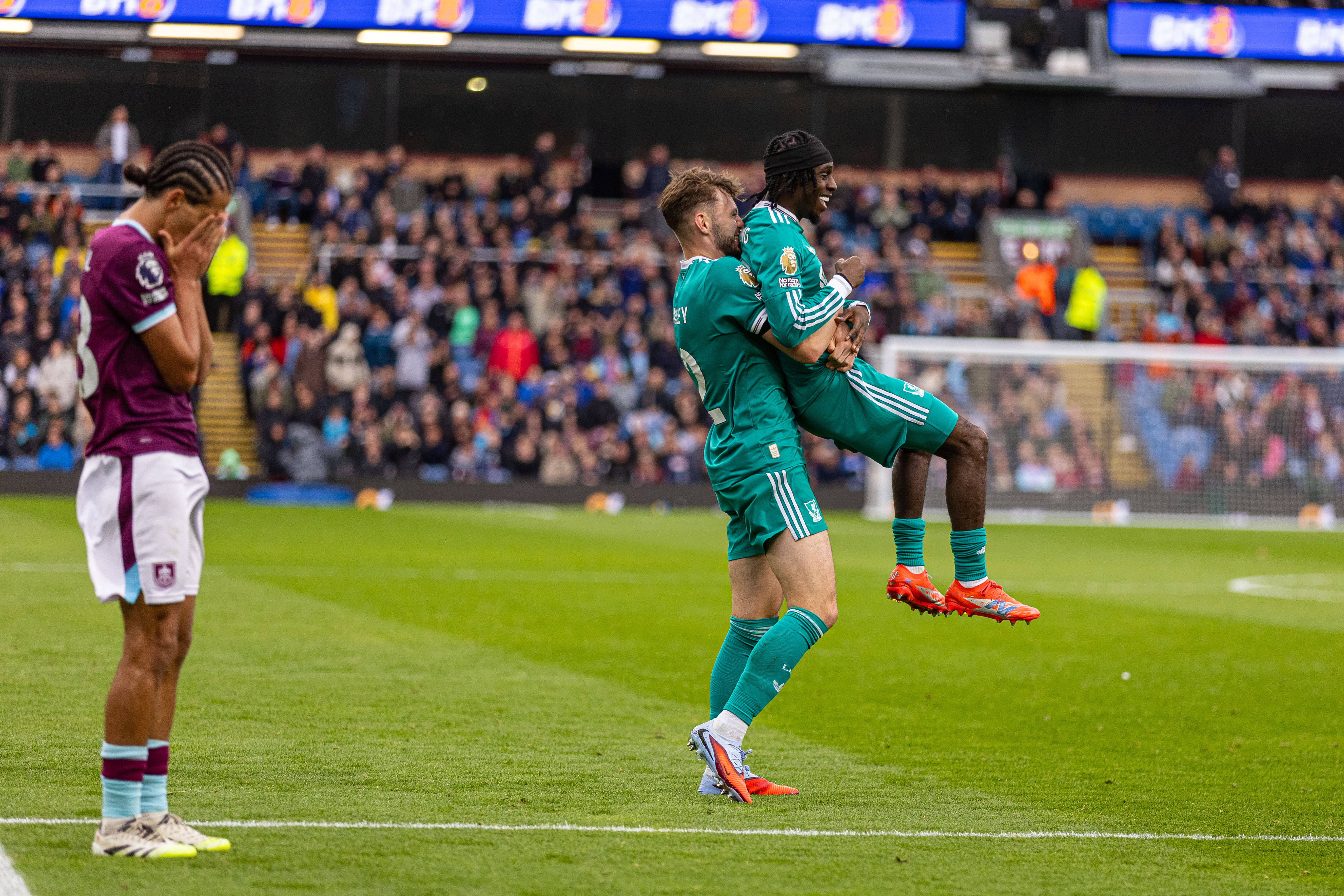 aiyouxi-(体育)足球——英超:利物浦胜伯恩利