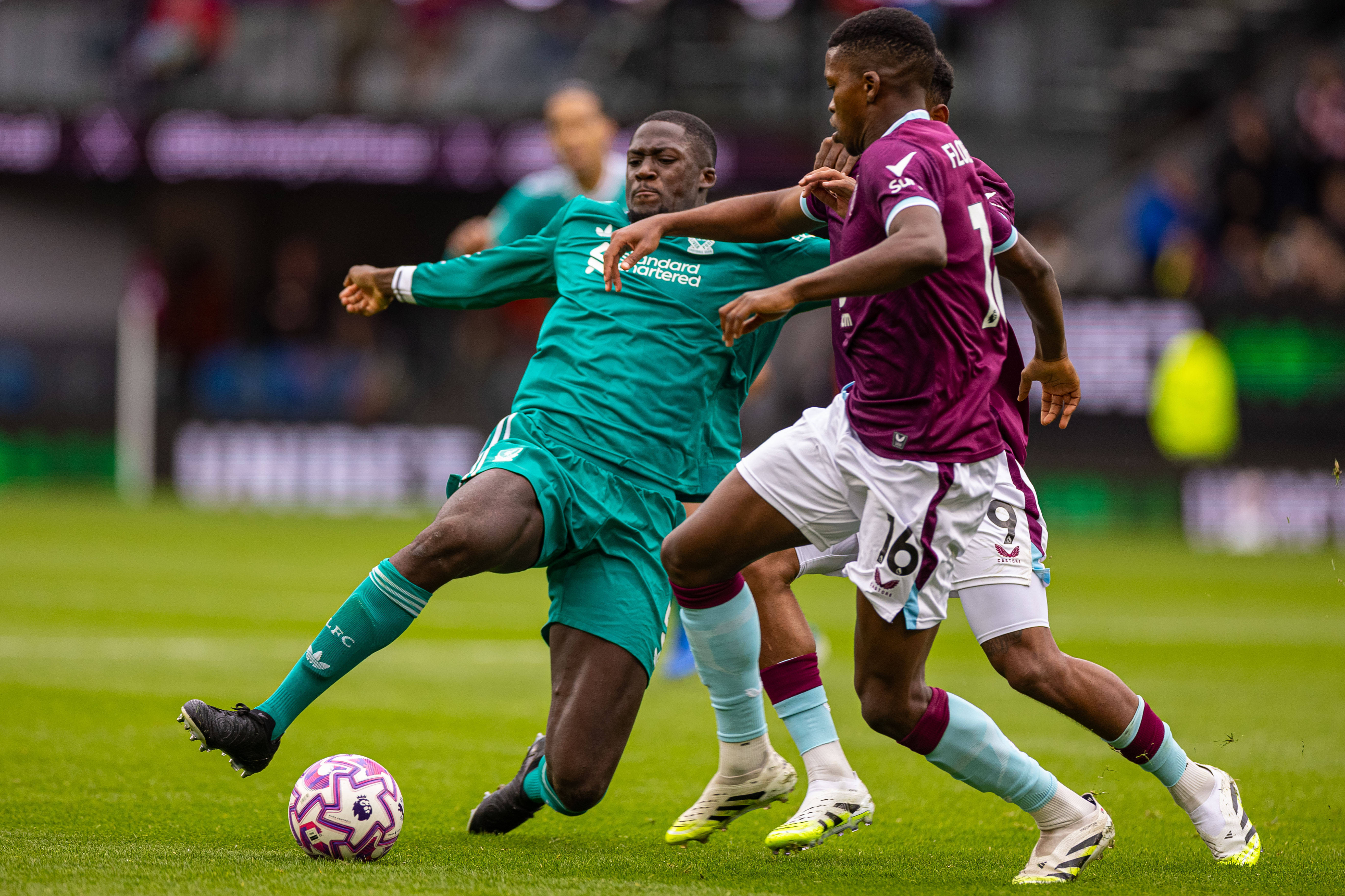 aiyouxi-(体育)足球——英超:利物浦胜伯恩利