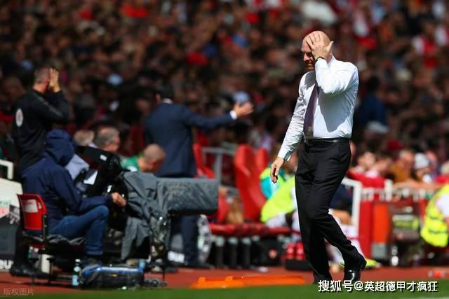 爱游戏体育首页-诺丁汉森林新帅肖恩戴奇继续禁止球员训练时佩戴保暖脖套和帽子!