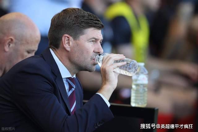 爱游戏体育首页-诺丁汉森林新帅肖恩戴奇继续禁止球员训练时佩戴保暖脖套和帽子!