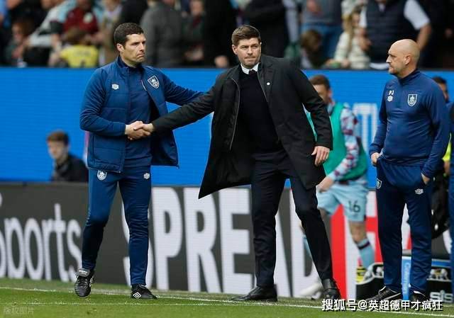 爱游戏体育首页-诺丁汉森林新帅肖恩戴奇继续禁止球员训练时佩戴保暖脖套和帽子!