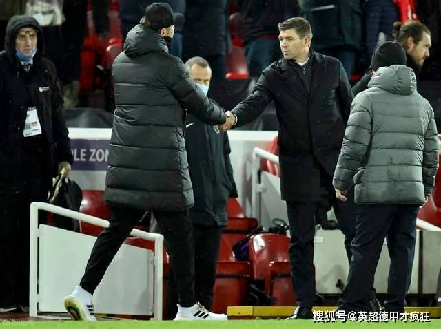 爱游戏体育首页-诺丁汉森林新帅肖恩戴奇继续禁止球员训练时佩戴保暖脖套和帽子!